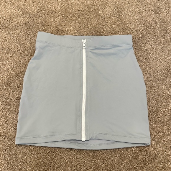 SKIMS Zip Up Skirt - Picture 4 of 8
